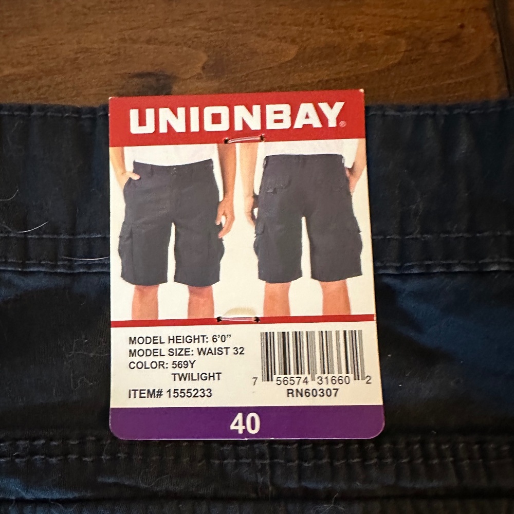 Men's Union Bay Navy Blue Cargo Shorts.  Size 40.  NWT